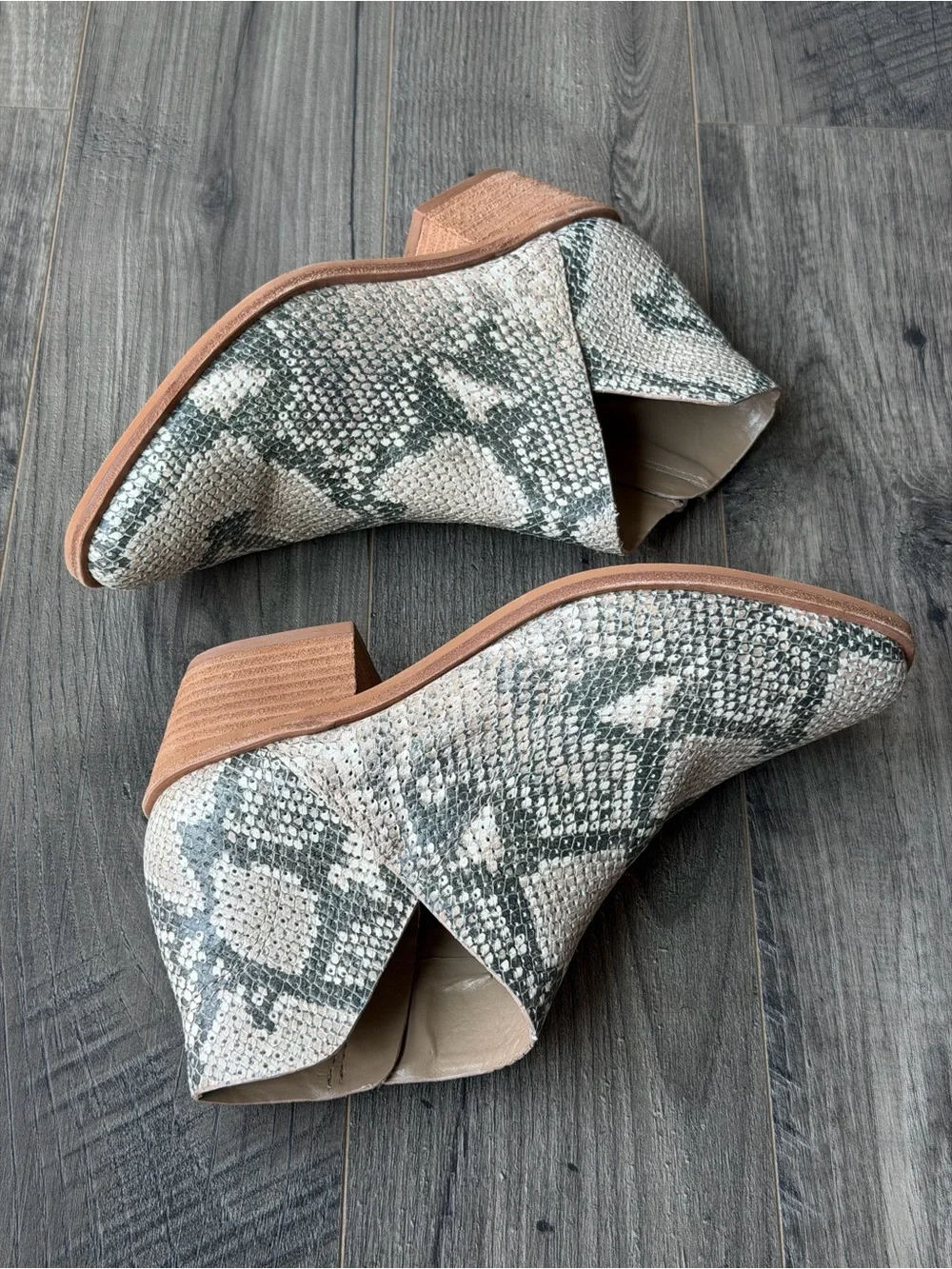 Vince Camuto Arendara Snake Print Leather Ankle Booties Cutout Western - 7,5